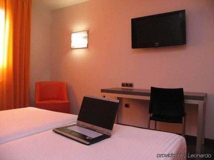 B&B Hotel Oviedo Viella  Zimmer foto